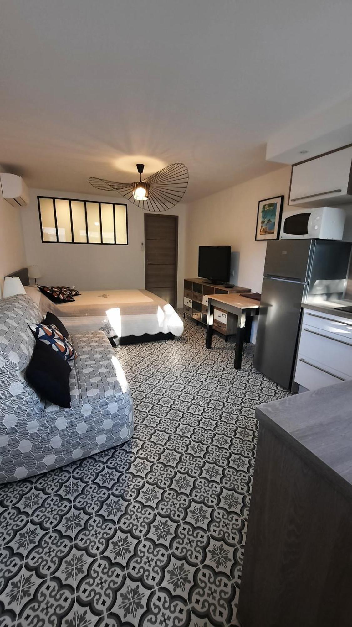 Studio Climatise Lantanas 4 Personnes Le Lavandou Dış mekan fotoğraf