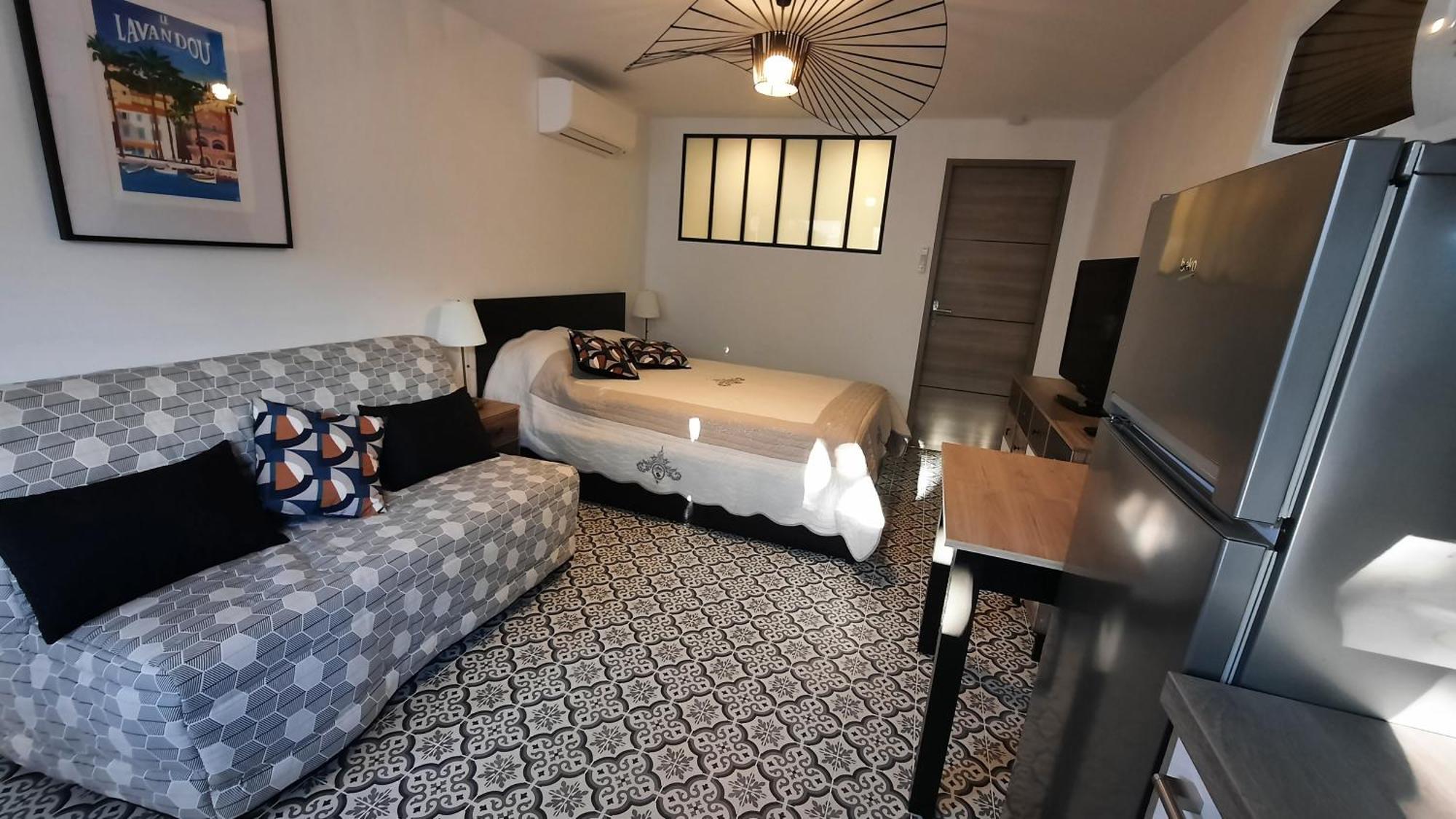 Studio Climatise Lantanas 4 Personnes Le Lavandou Dış mekan fotoğraf